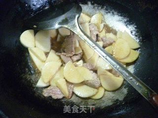 毛豆里脊肉炒茭白的做法步骤：10