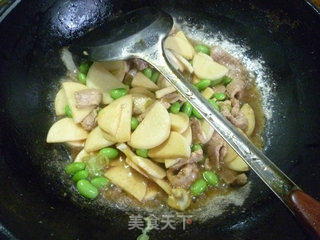 毛豆里脊肉炒茭白的做法步骤：11