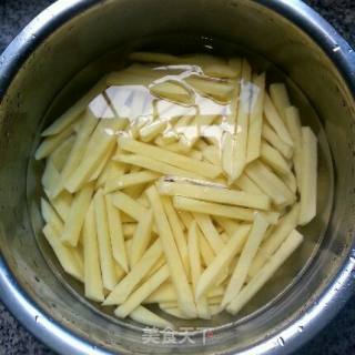 原味香脆薯条的做法步骤：4