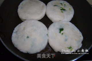 烫面葱花饼的做法步骤：9