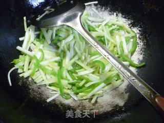 青椒炒韭菜芽的做法步骤：10
