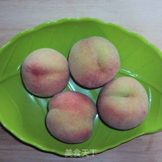 冰糖桃子（桃罐头）的做法步骤：1