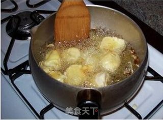 拔丝香蕉的做法步骤：3