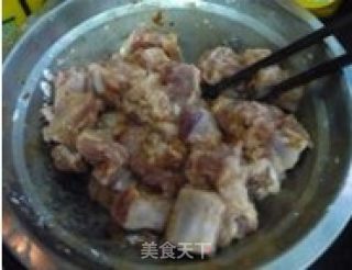 椒盐排骨的做法步骤：2
