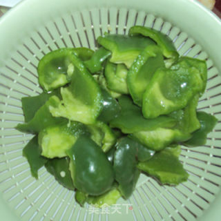 青椒蒜子的做法步骤：1