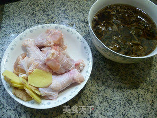 梅干菜鸡翅根的做法步骤：1