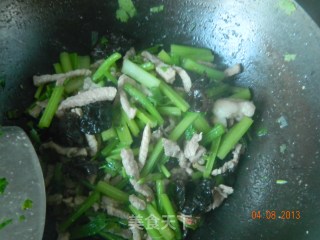 芹菜肉丝的做法步骤：7