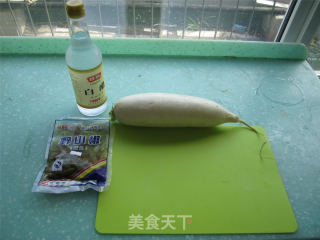 酸辣泡椒爽口白萝卜！的做法步骤：1