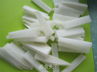 酸辣泡椒爽口白萝卜！的做法步骤：2