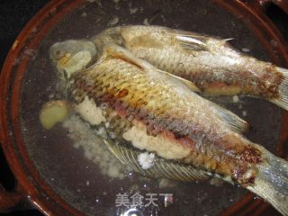 健脾、祛湿鲫鱼淮山汤的做法步骤：6