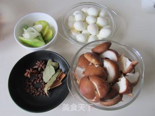 鹌鹑蛋烧排骨的做法步骤：4