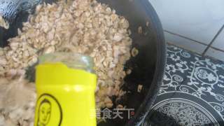韭菜虾皮猪肉包子的做法步骤：10