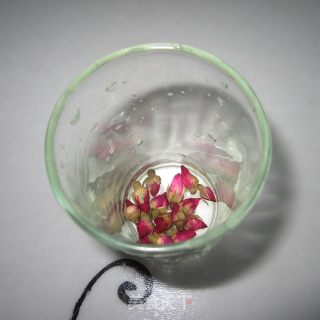 蜂蜜玫瑰花茶的做法步骤：2