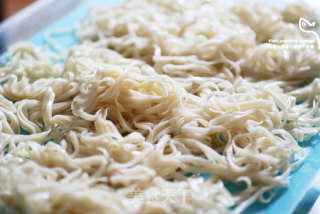 食面埋伏——三丝花生酱冷面的做法步骤：3