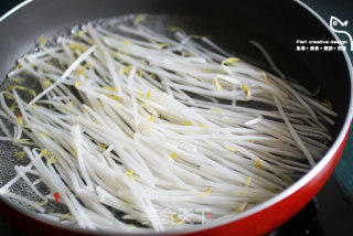 食面埋伏——三丝花生酱冷面的做法步骤：6