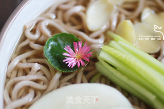 食面埋伏——柠醋百合蜜梨荞麦面的做法步骤：8