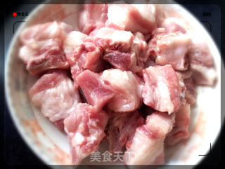 糖醋排骨的做法步骤：1