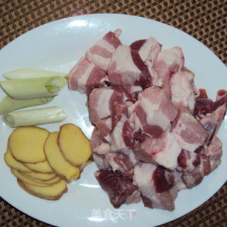 红烧肉的做法步骤：1