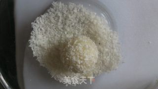 蛋白椰丝球的做法步骤：6