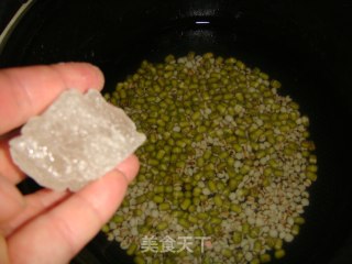 绿豆薏仁汤的做法步骤：4