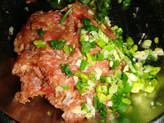 武汉小吃--鸡冠饺的做法步骤：5