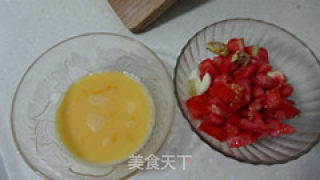 西红柿炒鸡蛋的做法步骤：1