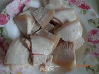 回锅肉的做法步骤：1