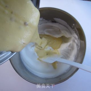 葡萄干酸奶戚风的做法步骤：8