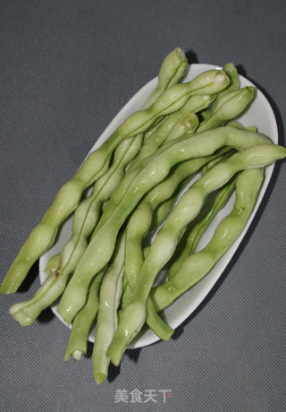 河豚鱼干炖芸豆的做法步骤：2