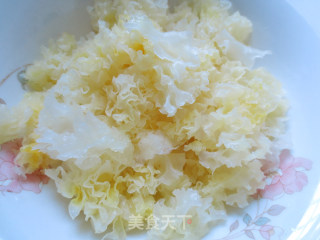 雪梨百合银耳羹的做法步骤：5