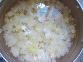 雪梨百合银耳羹的做法步骤：9