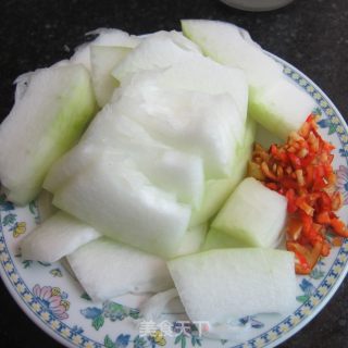 红烧蜂蜜冬瓜的做法步骤：2