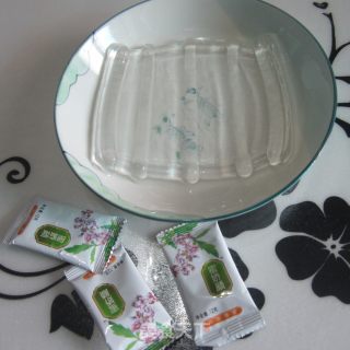 蜜糖红茶冰凉粉的做法步骤：2