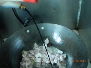 土豆烧肉的做法步骤：3