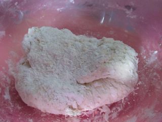 北方人喜欢的的美味   韭菜盒子（配上胡辣汤）的做法步骤：2