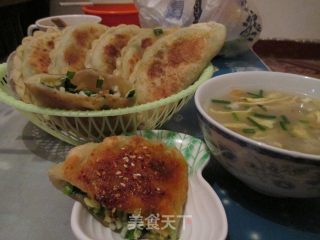 北方人喜欢的的美味   韭菜盒子（配上胡辣汤）的做法步骤：24