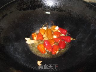 用自制泡椒炒猪肚的做法步骤：9