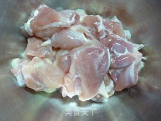 剁椒纳豆蒸鸡腿的做法步骤：1