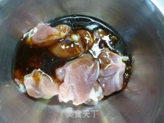 剁椒纳豆蒸鸡腿的做法步骤：2