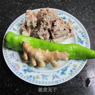 姜丝猪挂头肉的做法步骤：1