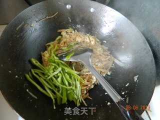 自制咸菜炒鸡蛋的做法步骤：5