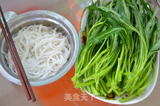 螺蛳粉也能在家DIY了的做法步骤：3