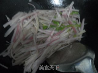 清炒芡实梗的做法步骤：4