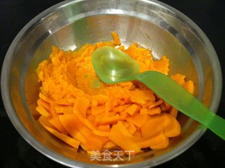 双色花卷馒头----南瓜南瓜的做法步骤：2