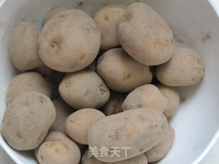 拍拍就得——从小吃到大的煎土豆饼的做法步骤：1