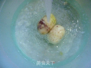香芋烧鸡翅的做法步骤：2