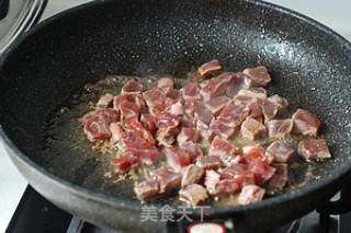 黑蒜子牛肉粒的做法步骤：5