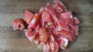 蒜香味十足 西红柿炒蛋的做法步骤：2