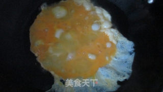 蒜香味十足 西红柿炒蛋的做法步骤：4