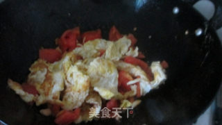 蒜香味十足 西红柿炒蛋的做法步骤：6